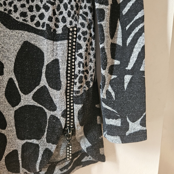 FRANK LYMAN DESIGN animal print long sleeve turtle neck - Picture 3 of 4